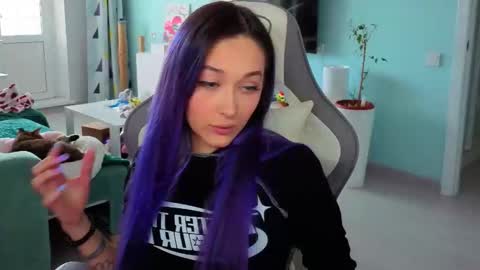 Ariel online show from 04-22-26, 03:09