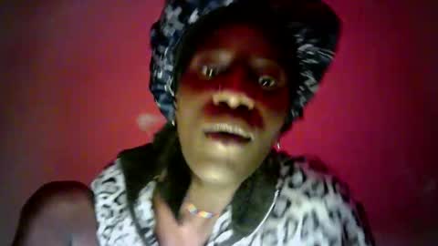 Snapshot of savagetongu3e chatting on 03-18-26, 02:58 savagetonguee online show from 03-18-26, 02:58