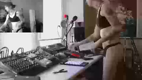 Snapshot of savagewaves chatting on 03-12-26, 05:08 savagewaves online show from 03-12-26, 05:08