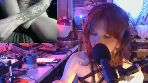 Snapshot of savagewaves chatting on 04-06-26, 01:25 savagewaves online show from 04-06-26, 01:25