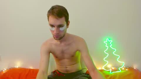 Snapshot of savak_hottie chatting on 01-14-25, 06:13 Savak Laakem online show from 01-14-25, 06:13