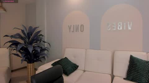 Snapshot of savannahstorm_ chatting on 06-04-26, 12:33 S a v a n n a h online show from 06-04-26, 12:33