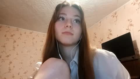 Snapshot of savannasotos chatting on 09-09-25, 05:01 Sophie online show from 09-09-25, 05:01