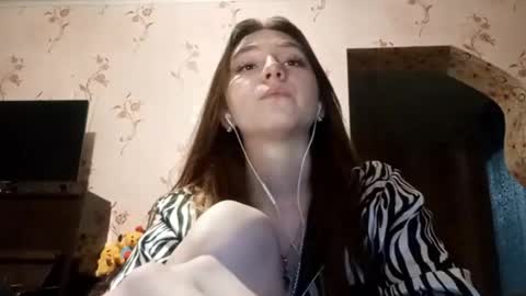 Snapshot of savannasotos chatting on 09-26-25, 05:17 Sophie online show from 09-26-25, 05:17