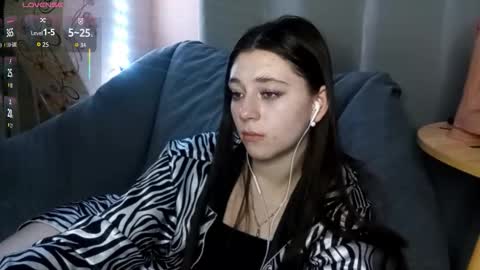 Snapshot of savannasotos chatting on 10-24-25, 05:31 Sophie online show from 10-24-25, 05:31