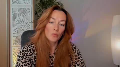 Snapshot of save_the_qween chatting on 05-13-26, 07:28 save the qween online show from 05-13-26, 07:28