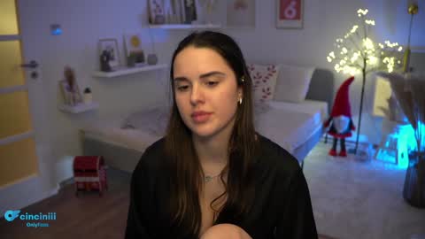 Snapshot of savvage_play chatting on 01-03-25, 10:51 Naomi online show from 01-03-25, 10:51