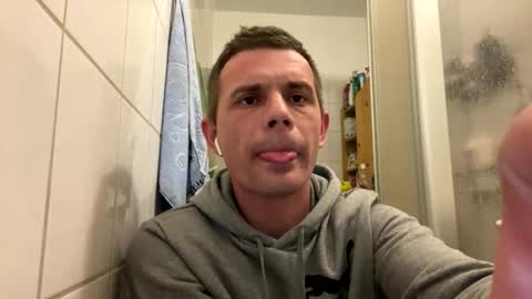 Snapshot of sawa08051989 chatting on 11-14-25, 09:35 chamomile online show from 11-14-25, 09:35