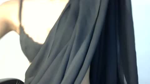 Snapshot of saxee_love chatting on 01-12-25, 08:25 saxee online show from 01-12-25, 08:25