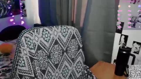 pronoun she. name Mary. age 21. online show from 04-01-26, 02:58