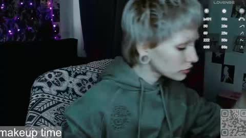 Snapshot of say_mary chatting on 05-10-26, 02:55 pronoun she. name Mary. age 21. online show from 05-10-26, 02:55