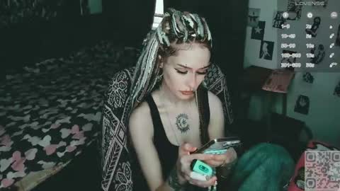Snapshot of say_mary chatting on 06-01-26, 04:20 pronoun she. name Mary. age 21. online show from 06-01-26, 04:20