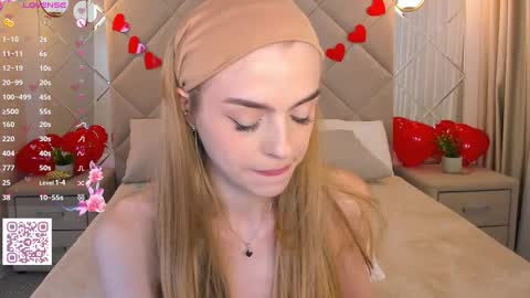 Snapshot of sayl0r_moon chatting on 02-19-25, 04:01 Kira GMT 7 Mon Thu-Sun 0800am-0200pm online show from 02-19-25, 04:01