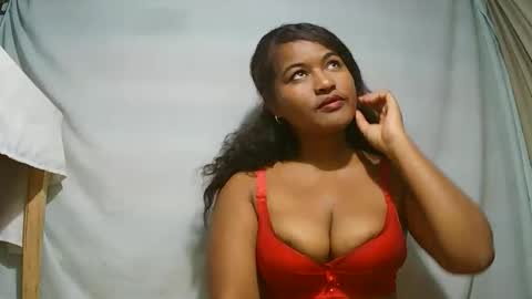 Snapshot of saylla1 chatting on 02-14-26, 06:43 saylla1 online show from 02-14-26, 06:43