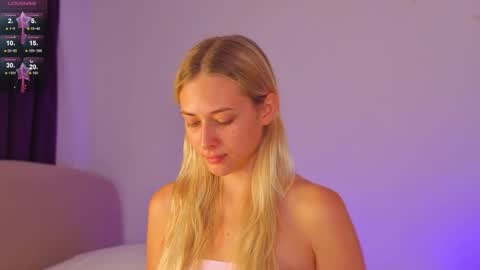Snapshot of sayselena chatting on 09-23-25, 04:10 Hello guys our name is Emily Nicole Alice. We are very funny and love to spend time well online show from 09-23-25, 04:10