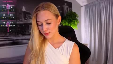 Snapshot of sayselena chatting on 10-02-25, 04:58 Hello guys our name is Emily Nicole Alice. We are very funny and love to spend time well online show from 10-02-25, 04:58