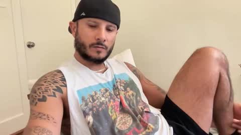 Snapshot of sbm84 chatting on 02-18-26, 09:22 sbm84 online show from 02-18-26, 09:22