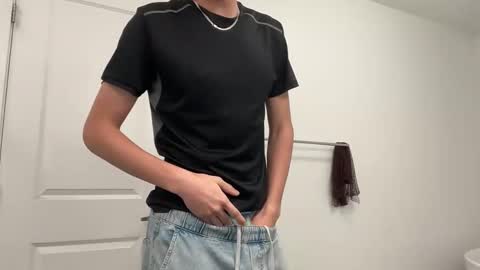 Snapshot of sbouchikh03 chatting on 12-23-25, 04:54 sbouchikh03 online show from 12-23-25, 04:54