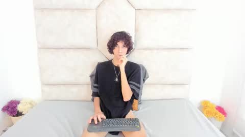 Snapshot of scaarlett_22 chatting on 11-09-25, 06:39 scaarlett_22 online show from 11-09-25, 06:39