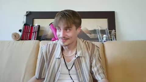 Snapshot of scaleslayer chatting on 02-05-25, 02:59 Mike online show from 02-05-25, 02:59