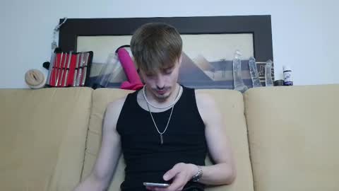 Snapshot of scaleslayer chatting on 02-06-25, 04:25 Mike online show from 02-06-25, 04:25