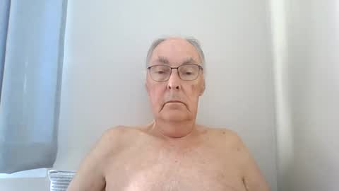 Snapshot of scandxx chatting on 07-12-26, 07:32 Scand online show from 07-12-26, 07:32