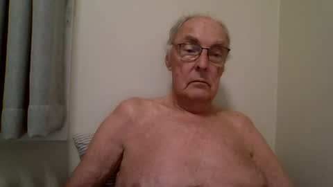 Snapshot of scandxx chatting on 07-18-26, 03:00 Scand online show from 07-18-26, 03:00
