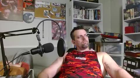 Snapshot of scarecrow2wm chatting on 11-17-25, 03:01 Kent Clark online show from 11-17-25, 03:01