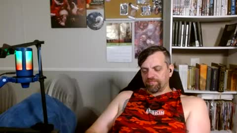 Snapshot of scarecrow2wm chatting on 07-13-26, 04:15 Kent Clark online show from 07-13-26, 04:15