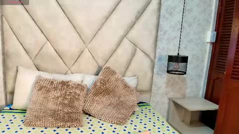 Snapshot of scarlat_rose chatting on 06-15-26, 03:03 scarlat_rose online show from 06-15-26, 03:03