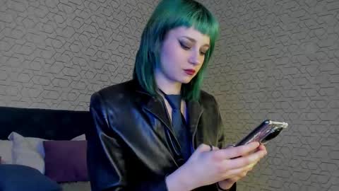 Snapshot of scarle_whisper chatting on 04-23-26, 09:41 Emmy online show from 04-23-26, 09:41