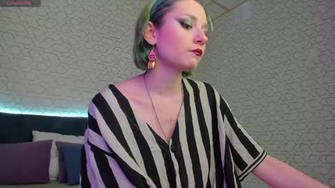 Snapshot of scarle_whisper chatting on 05-13-26, 09:17 Emmy online show from 05-13-26, 09:17