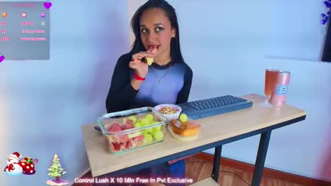 Snapshot of scarleett_ebony chatting on 11-27-25, 07:49 scarleett_ebony online show from 11-27-25, 07:49