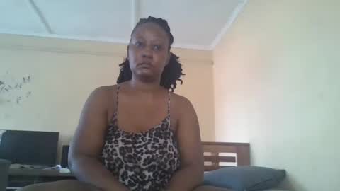 Snapshot of scarlet_25142359 chatting on 10-17-25, 06:05 scarlet_25142359 online show from 10-17-25, 06:05