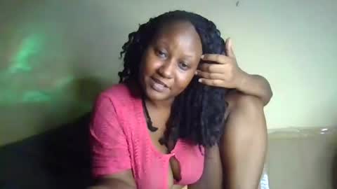 Snapshot of scarlet_25142359 chatting on 10-22-25, 12:11 scarlet_25142359 online show from 10-22-25, 12:11