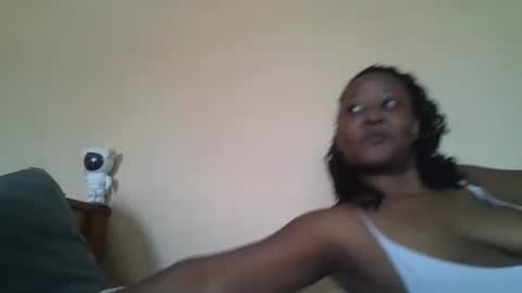 Snapshot of scarlet_25142359 chatting on 10-23-25, 10:03 scarlet_25142359 online show from 10-23-25, 10:03