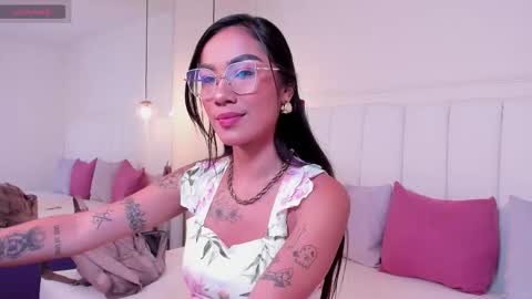 Snapshot of scarlet_castro chatting on 12-20-25, 07:54 Scarlet online show from 12-20-25, 07:54