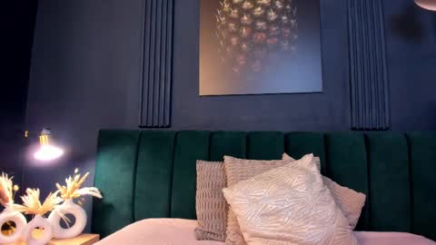 Scarlet Edwars online show from 02-10-25, 07:07