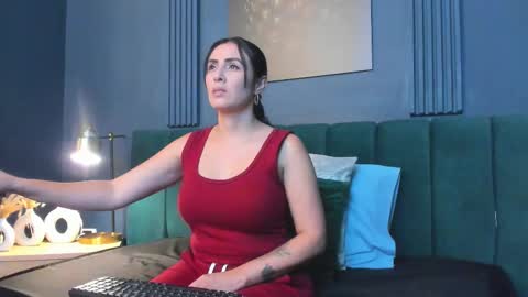 Scarlet Edwars online show from 11-21-25, 07:12