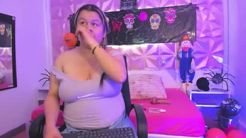 Scarlet  online show from 10-18-25, 04:30