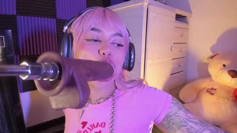 scarlet_gold online show from 12-11-24, 02:41