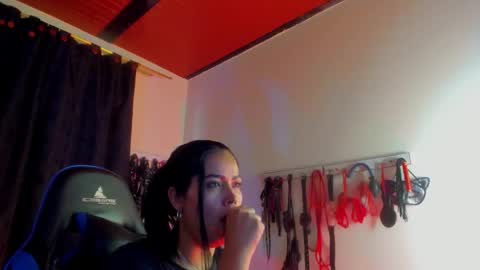 scarlet taylor kennedy online show from 10-18-25, 07:14
