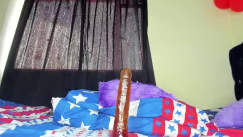 Snapshot of scarlet_tommy chatting on 02-19-25, 09:36 scarlet_tommy online show from 02-19-25, 09:36