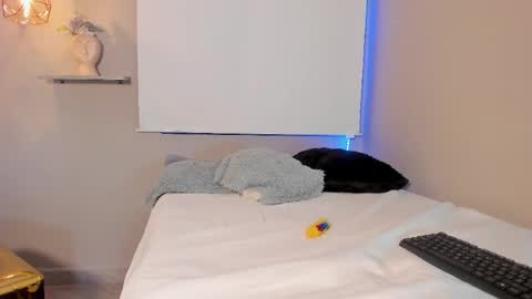 scarlet_vixen_ online show from 06-03-26, 03:53