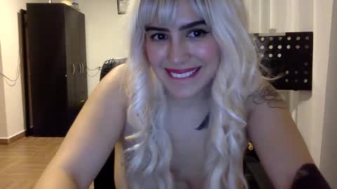 scarlet whisper online show from 01-11-25, 04:27