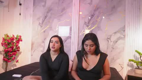 Snapshot of scarleta_and_naomi chatting on 01-19-26, 05:00 scarleta_and_naomi online show from 01-19-26, 05:00