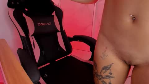 Scarlet online show from 04-18-26, 04:55