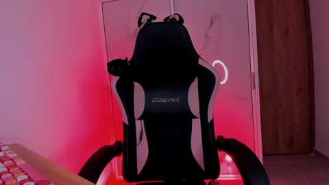 Scarlet online show from 04-22-26, 05:43