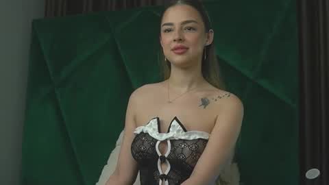 Snapshot of scarletcoles chatting on 10-25-25, 12:51 Scarlet online show from 10-25-25, 12:51