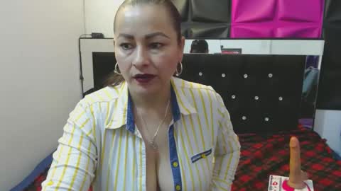 Snapshot of scarletglow1 chatting on 01-10-25, 06:28 scarletglow1 online show from 01-10-25, 06:28